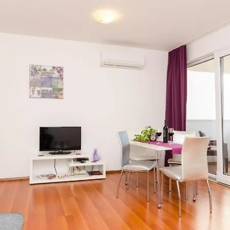 With A Parking Space - 22654 *