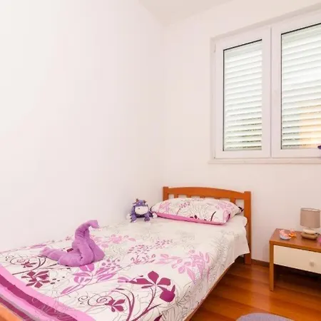 With A Parking Space - 22654