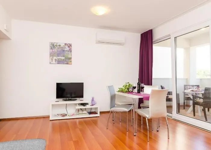 With A Parking Space - 22654 *