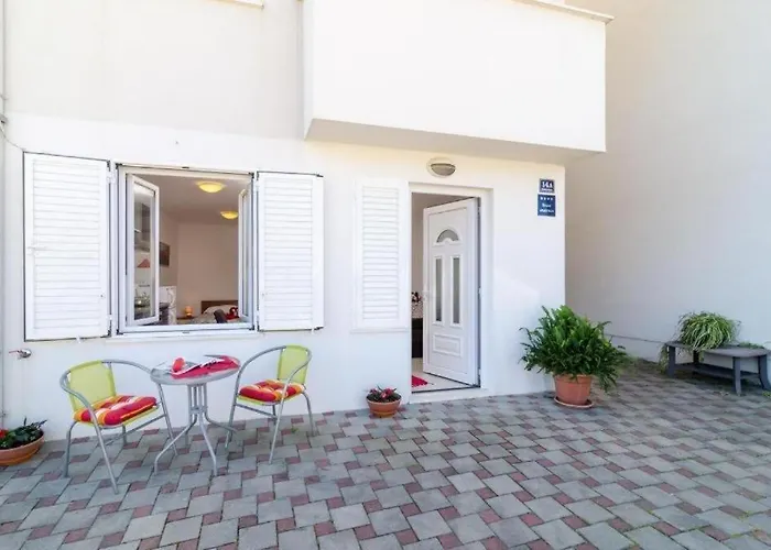 With A Parking Space - 22654 Apartman